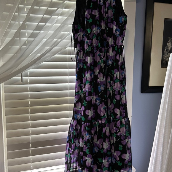 Dress - Picture 2 of 5